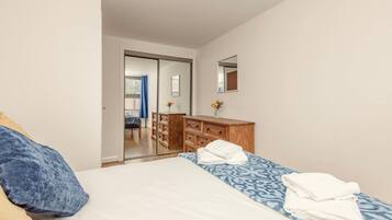 1 sovrum, strykjärn/strykbräda, wi-fi och sängkläder