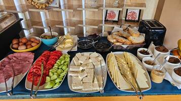 Esmorzar diari continental gratuït