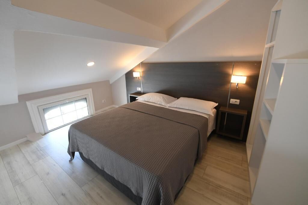 스탠다드 트리플룸, 마당 전망 | 책상, 무료 WiFi