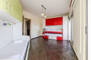 House | 2 bedrooms - Spacious Stay in the Heart of Tirana 2BR City View (Tirana)