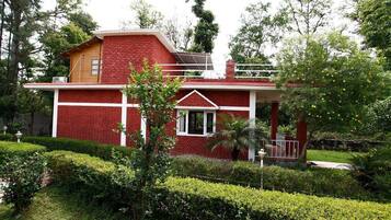 Mặt tiền nơi lưu trú