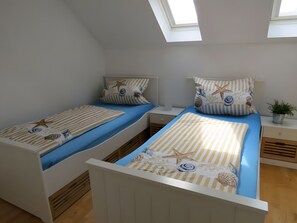 Silitysrauta/-lauta, Wi-Fi, vuodevaatteet