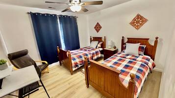 2 bedrooms, desk, iron/ironing board, free WiFi