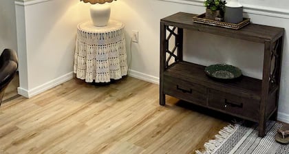 Entire Cozy Apartment Fully Renovated Modern Style