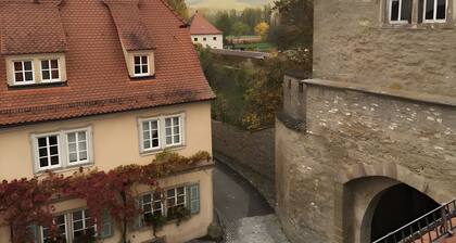Ferienwohnung 'Schwanbergblick' mit Gemeinschaftsgarten und WLAN