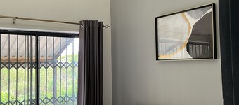 Cosy modern cottage only 10 minutes from the city centre