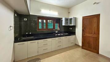 Villa, 3 Bedrooms, Non Smoking, Balcony | Private kitchenette