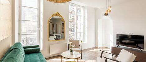 Apartment | Living area | 32-inch Smart TV with cable channels, Netflix, streaming services