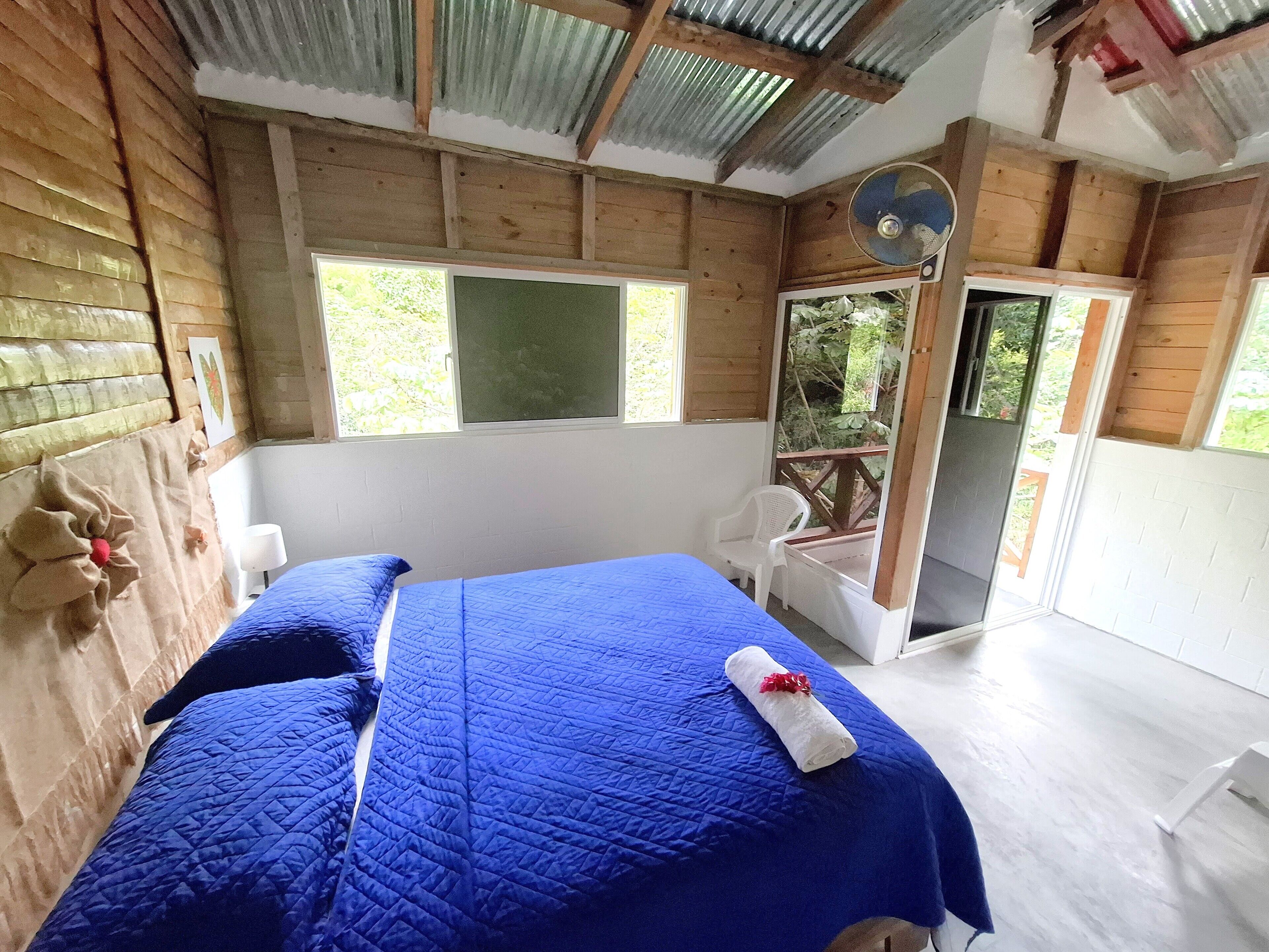 6 bedrooms, WiFi, bed sheets