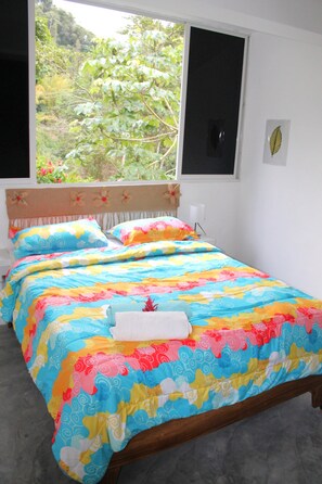 6 bedrooms, WiFi, bed sheets