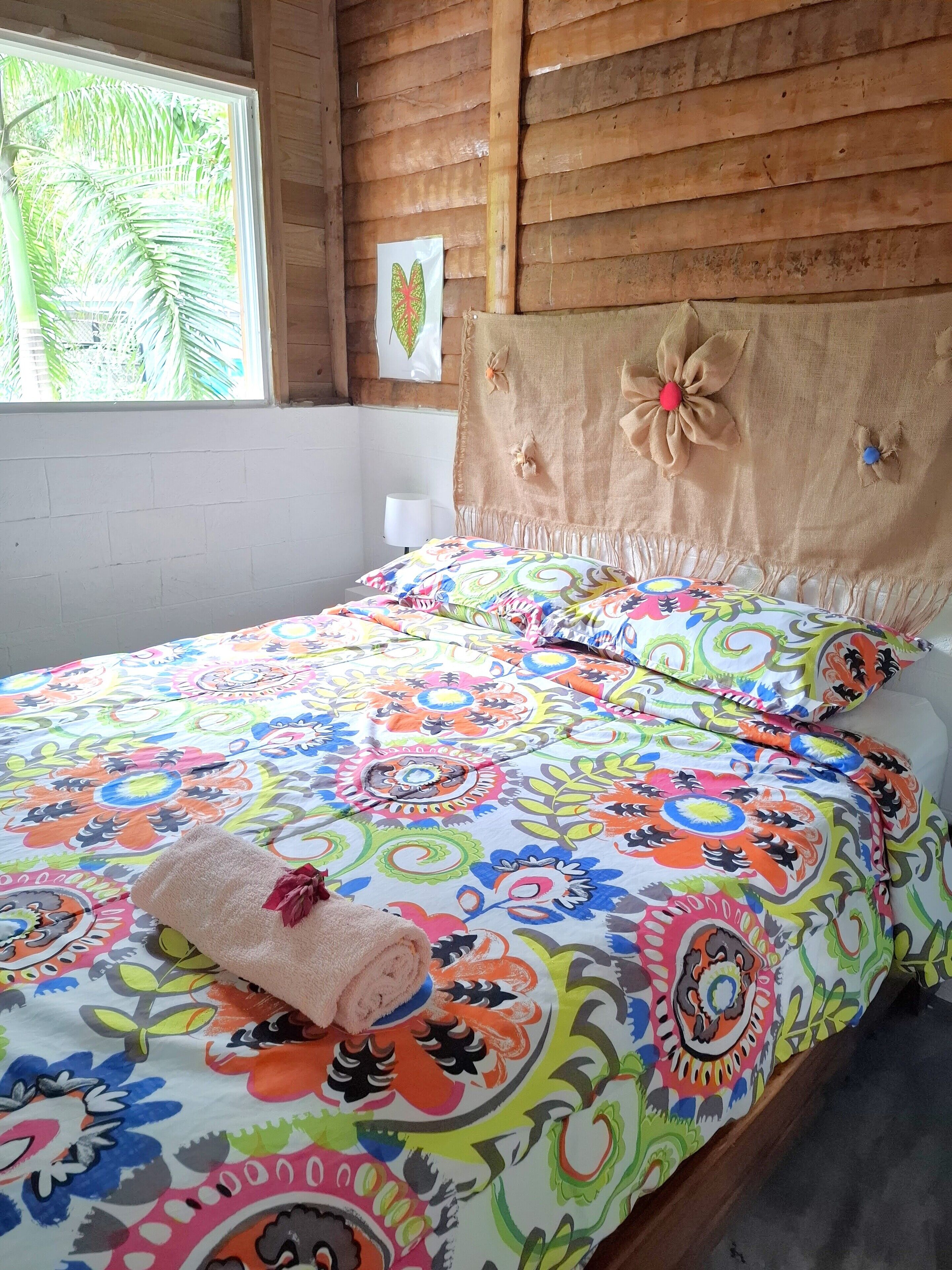 6 bedrooms, WiFi, bed sheets