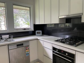 Micro-ondas, fogão, cooktop