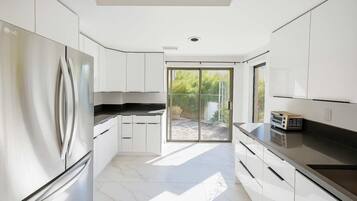 Apartment, Accessible | Private kitchen