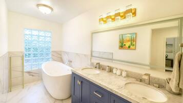 Apartment, Accessible | Bathroom