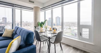High Rise 1BR Condo w Balcony Beautiful Views