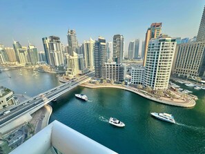 Apartment | 2 bedrooms, Internet - Stayshort - 2BR in Dubai Marina Sleeps 4 With Canal View (Dubai)