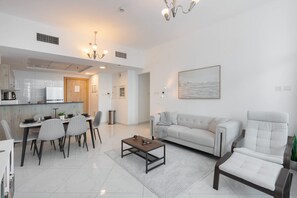 Apartment | 2 bedrooms, Internet - Stayshort - 2BR in Dubai Marina Sleeps 4 With Canal View (Dubai)