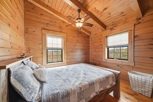 Sprinkle Bottom Lodge 5 Bedroom Cabin