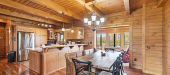 Sprinkle Bottom Lodge: 12 Acre 5 Bedroom Cabin, Pond, AC, Heating & Pet Friendly