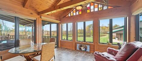 Cabin, 5 Bedrooms | Interior