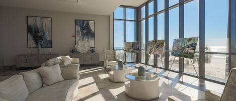 Condo, 3 Bedrooms | Living area