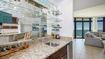 Condo, 3 Bedrooms | Interior