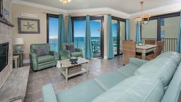 Condo, 3 Bedrooms | Living area