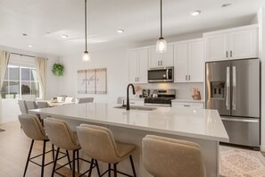 聯排別墅, 4 間臥室 | 私人廚房 | 電冰箱、烤箱、咖啡機/沖茶器、烤麵包機