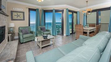 Condo, 3 Bedrooms | Living area