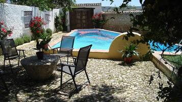 Casa, 3 habitaciones, fumadores, piscina privada | Piscina | Una piscina al aire libre