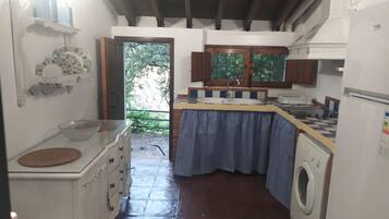 Casa, 3 habitaciones, fumadores, piscina privada | Lavandería