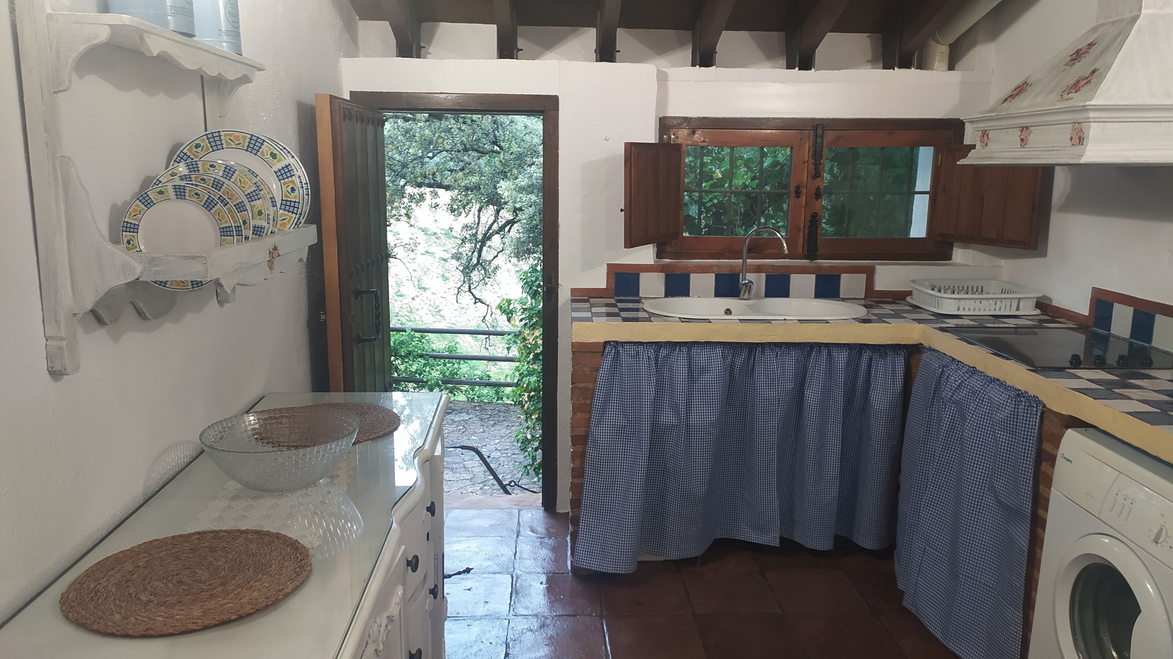 Casa, 3 habitaciones, fumadores, piscina privada | Lavandería