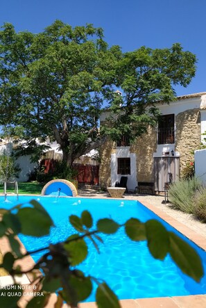 Casa, 3 habitaciones, fumadores, piscina privada | Piscina | Una piscina al aire libre