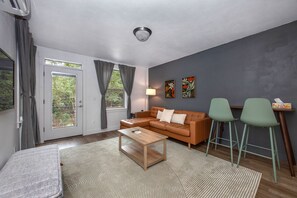 House, 4 Bedrooms | Living area - Evergreen Retreat Ab 30 Night Minimum 4 Bedroom Home (White Salmon)