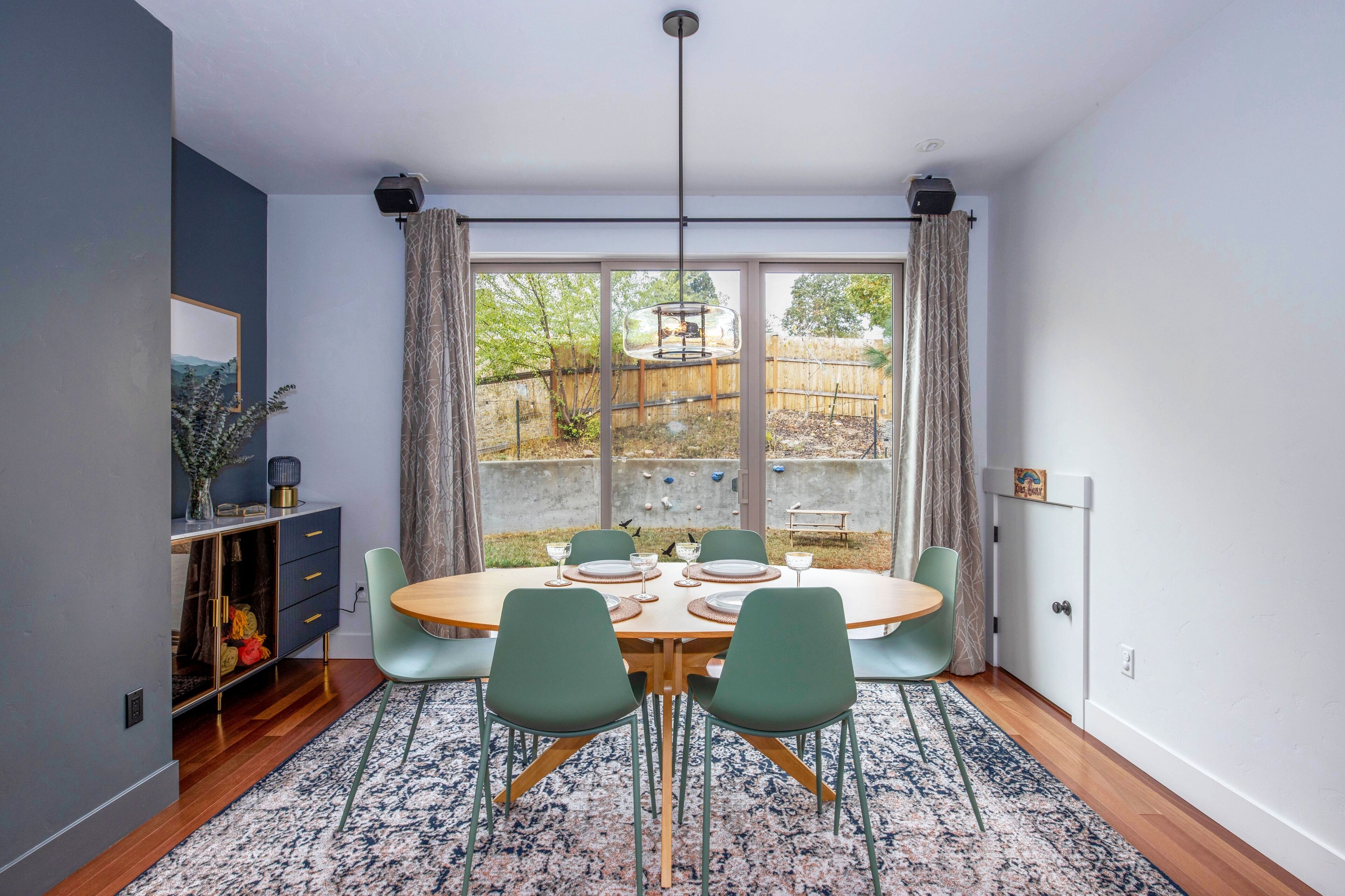 House, 3 Bedrooms | Dining