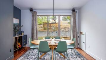 House, 3 Bedrooms | Dining