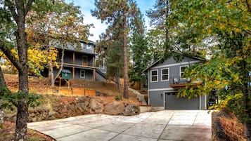 House, 3 Bedrooms | Exterior