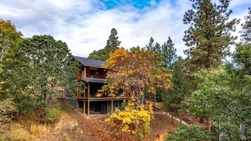 House, 3 Bedrooms | Exterior