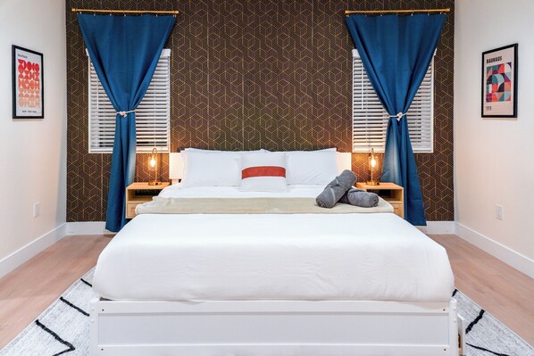 3 slaapkamers, een strijkplank/strijkijzer, reisbedje, internet