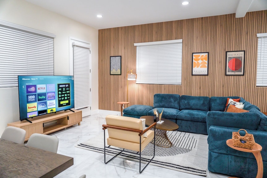 New Luxury Disney Villa King Beds Gameroom Ev Charger + Parking Sleeps 14 - Garden Grove, CA