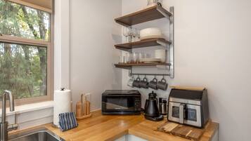 Apartemen, 1 kamar tidur | Dapur pribadi | Lemari es, mesin pembuat kopi/teh, dan pemanggang roti