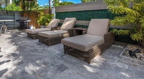 Terrace/patio - Gorgeous house with backyard with the pool. Near the beach! (Hollywood)