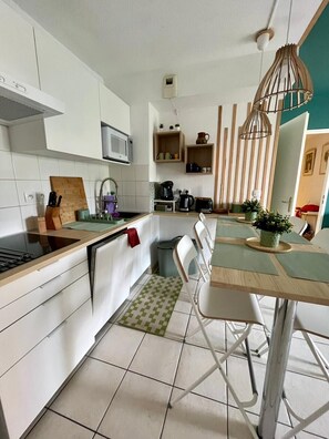 Kühlschrank, Mikrowelle, Geschirrspüler