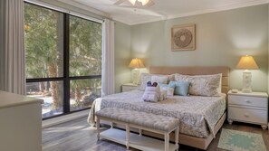 2 chambres, bureau, fer et planche à repasser, lit parapluie