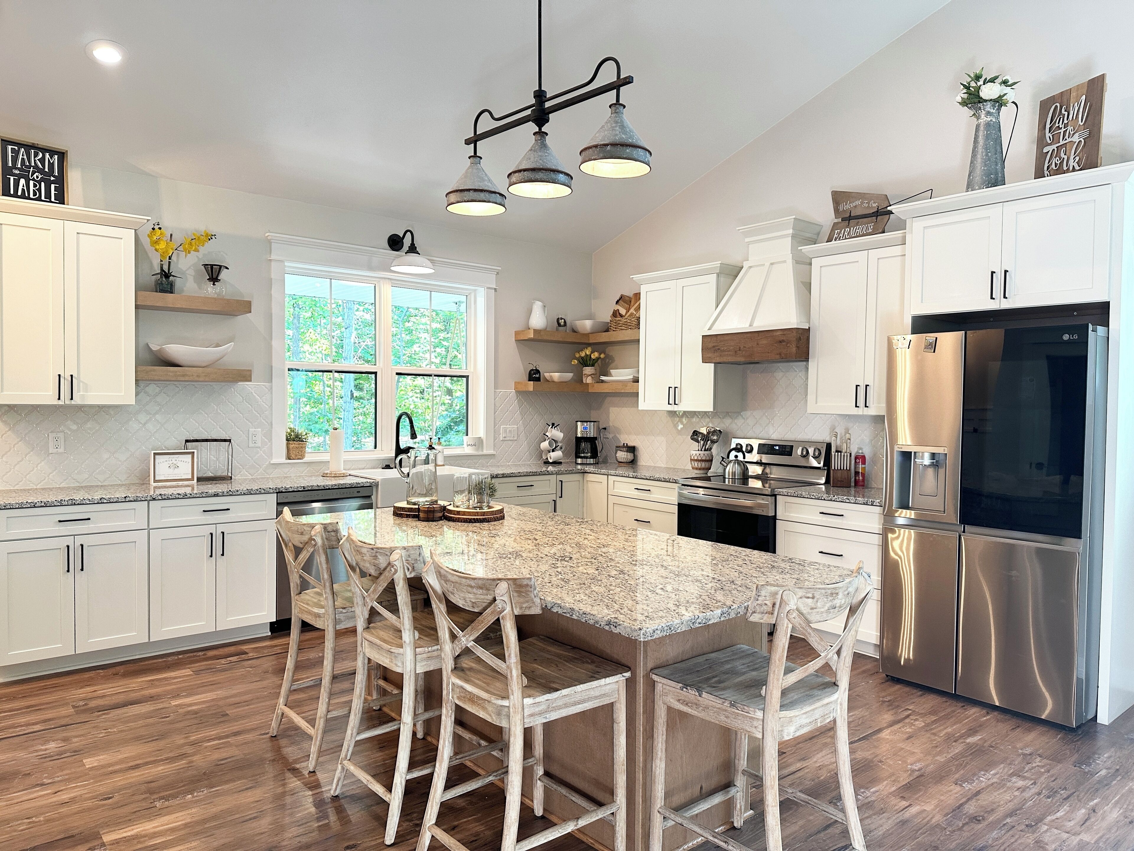 Mikroaaltouuni, uuni, liesi, astianpesukone