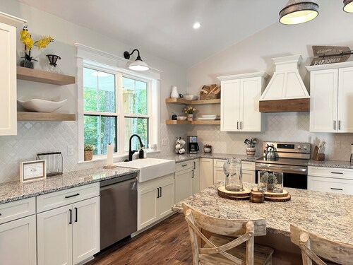 Lavender Farms, 2024 New Construction, 3-bed house in Egg Harbor near downtown