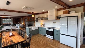 Micro-ondes, four, plaque de cuisson, lave-vaisselle