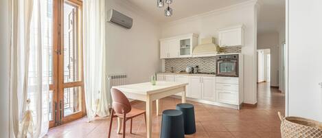 Apartment, 3 Bedrooms | Private kitchen