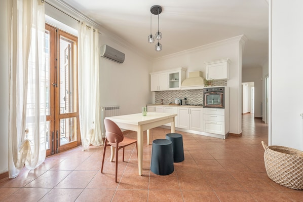 Apartment, 3 Bedrooms | Private kitchen