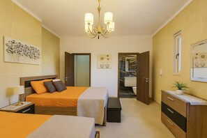 3 عدّة غرف نوم وواي فاي وملاءات أسرّة